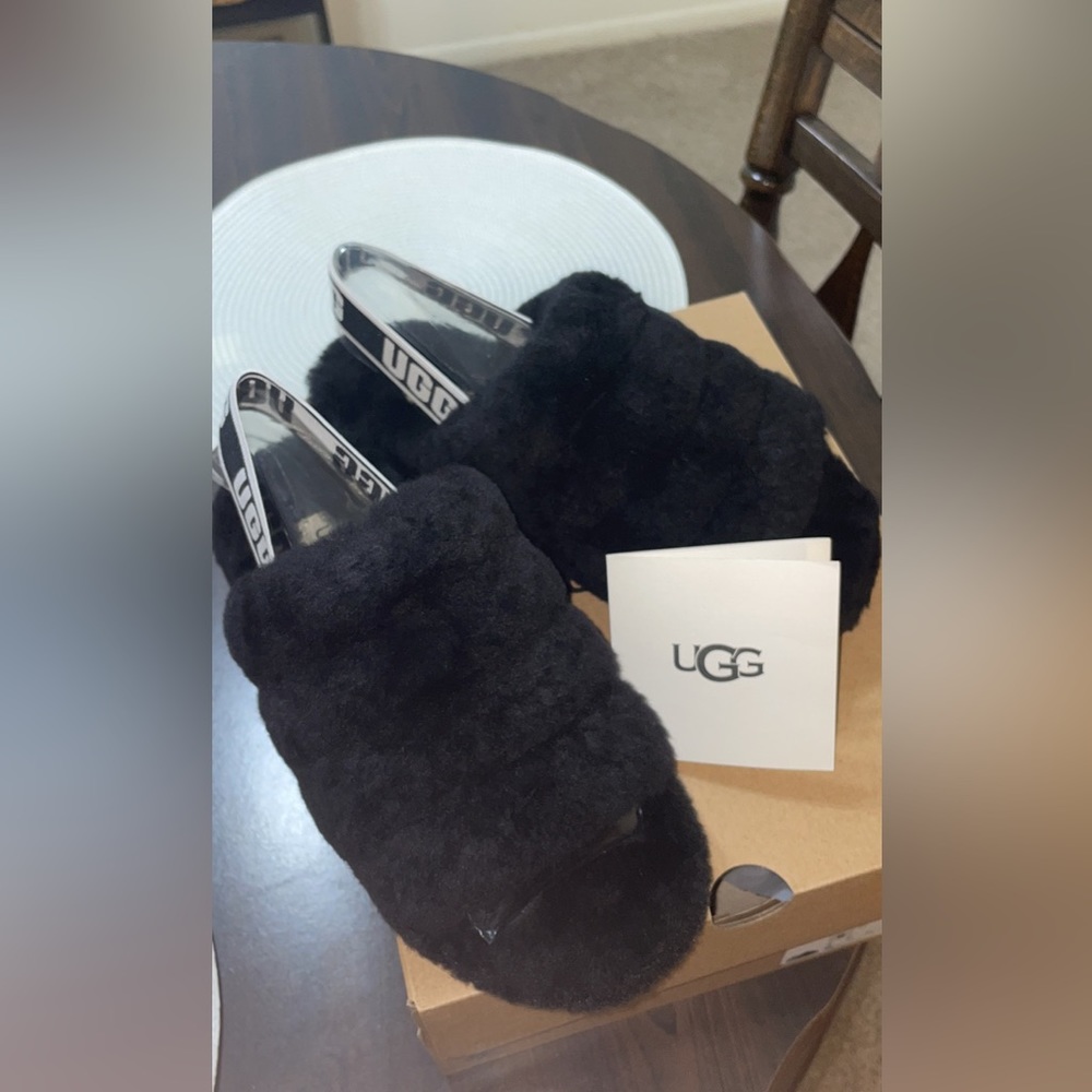 NEW UGG FLUFF YEA SLIPPERS